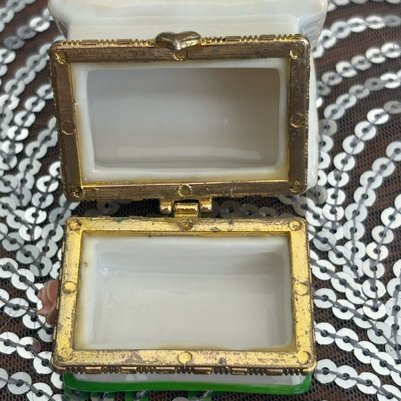 1960s Ceramic Birdhouse Trinket Box with Yellow Bird - Picture 7 of 13